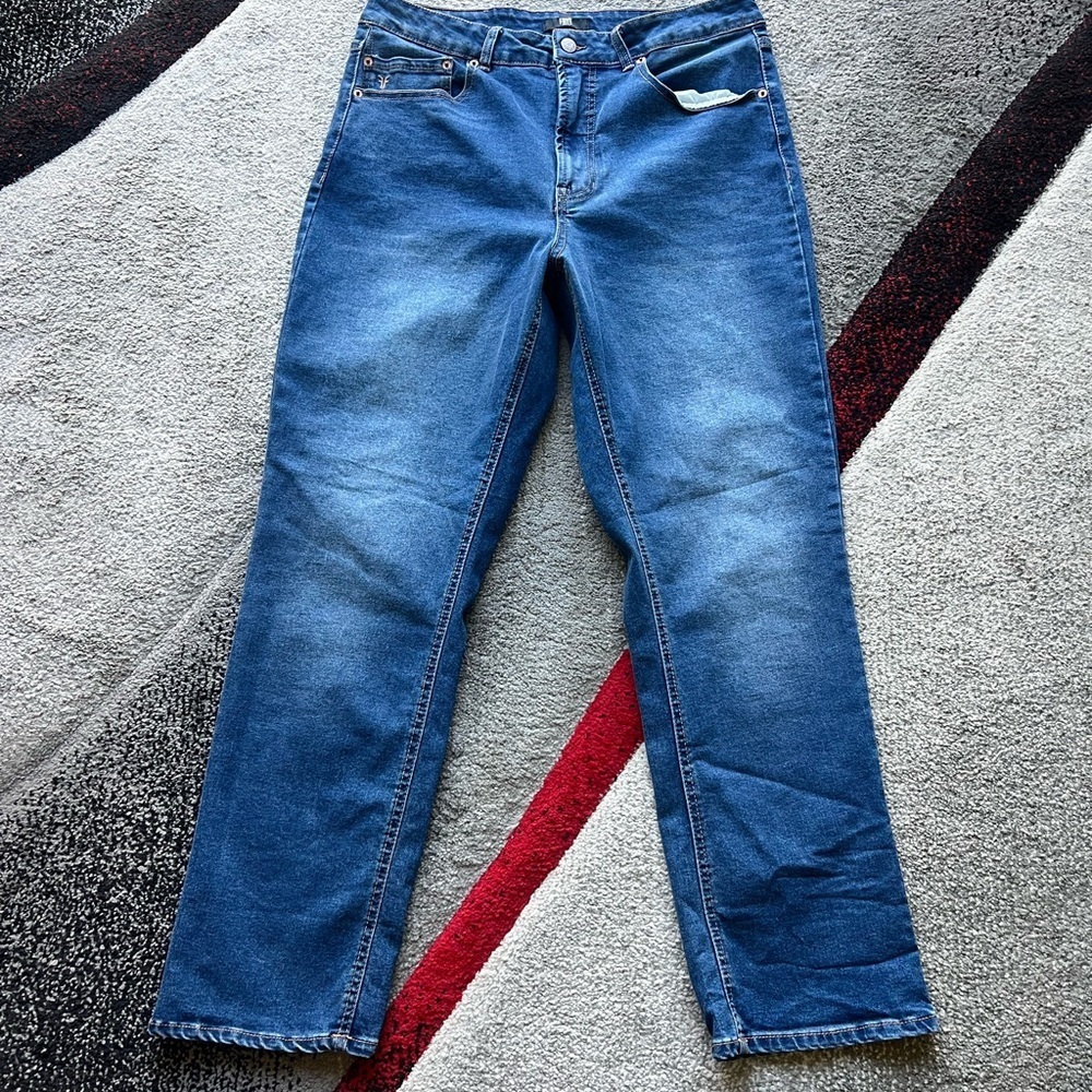 Frye Straight Leg Women’s Jeans